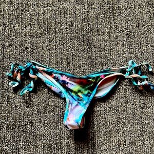 Chynna dolls classic scrunch bottom bikini